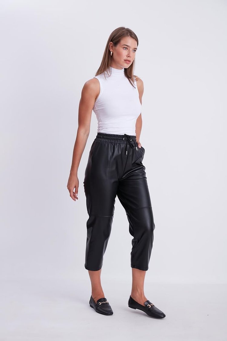 FAUXY CROPPED PANTS