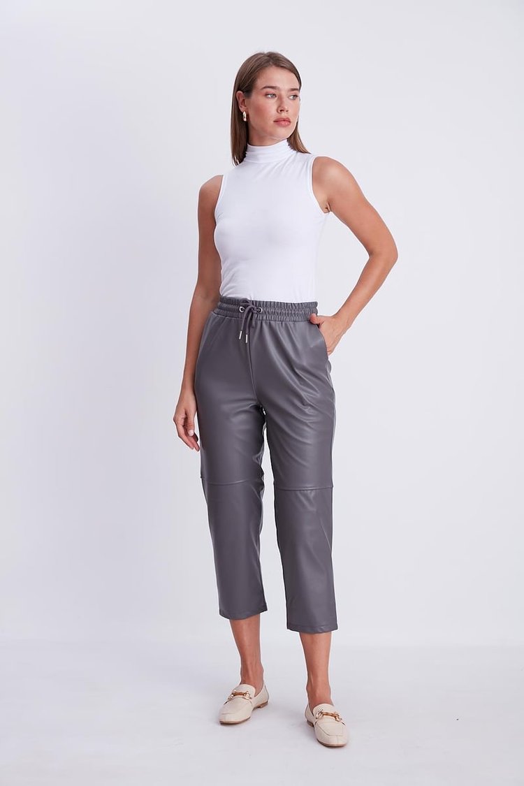 FAUXY CROPPED PANTS