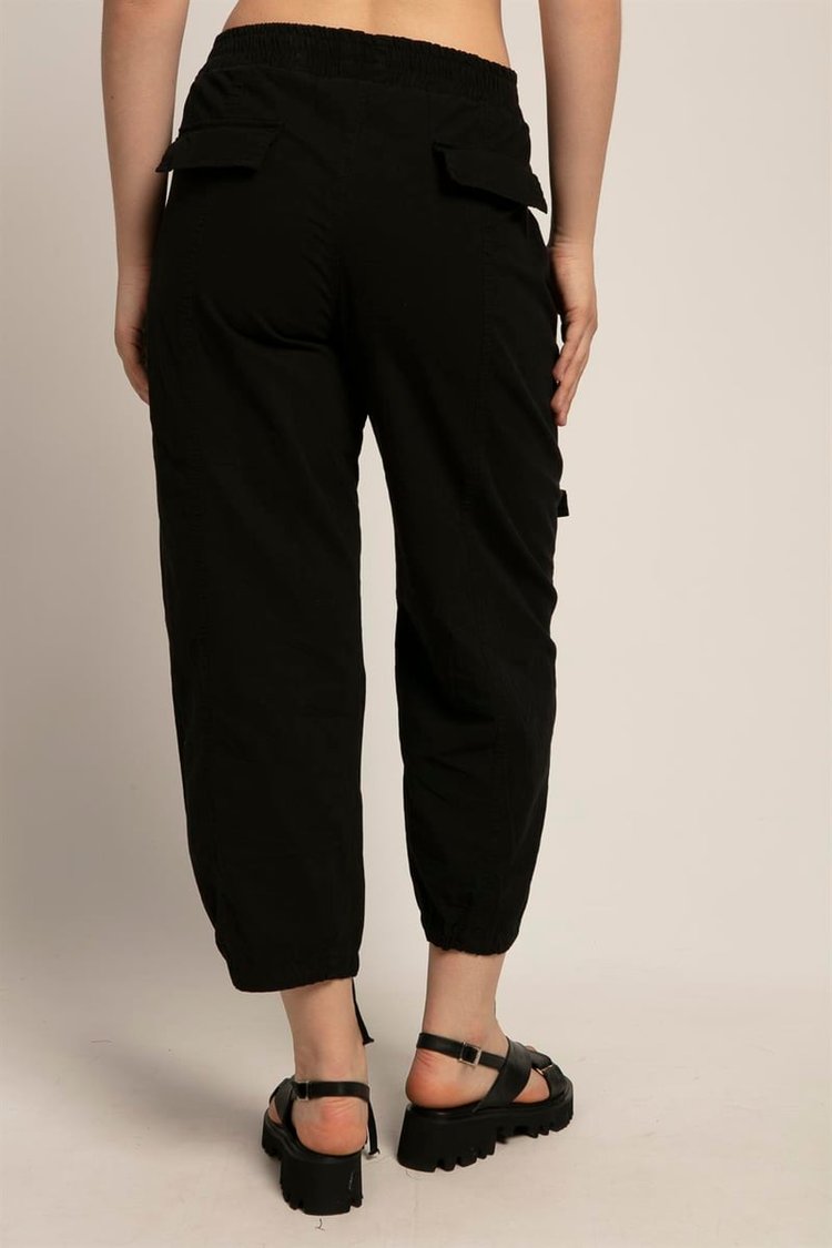 BLACK CARGO PANTS